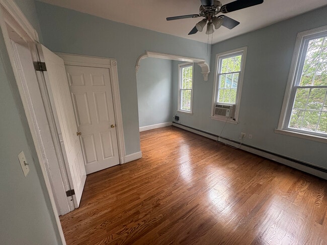 Dormitorio principal - 316 1/2 Webster Ave Unidad 2