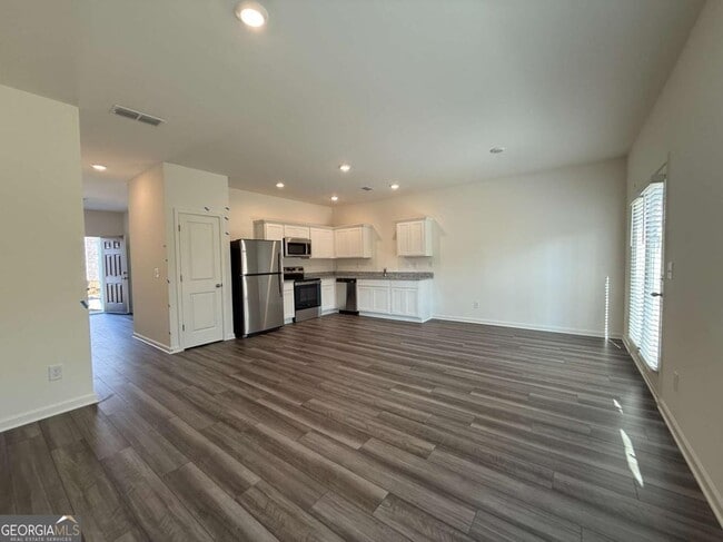 Photo - 2568 Coventry St SW