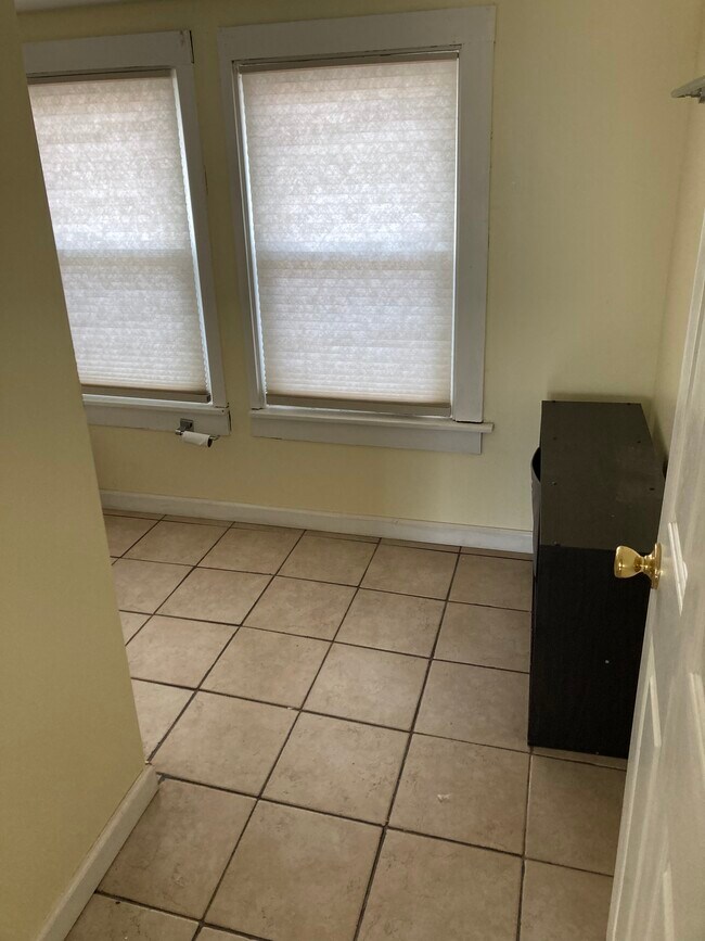 239 W Juniper Ave Apartments Wildwood, NJ