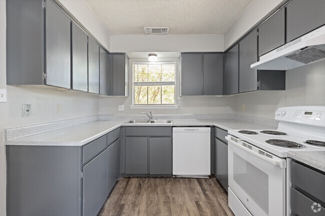 3BD, 2BA - 1,890SF - Kitchen