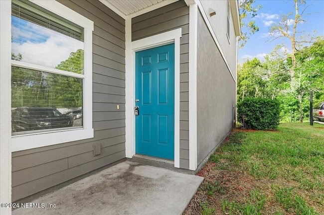 Photo - 780 Servia Dr