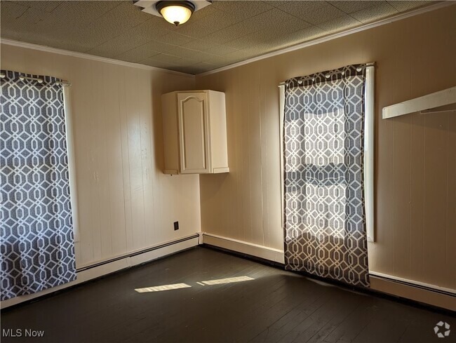 Building Photo - 12550 Claridon Troy Rd Unit 3 Rental