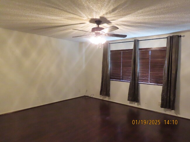 Photo - 751 Higgins Rd