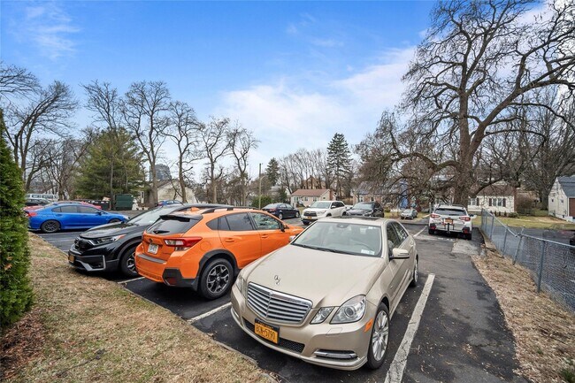 Photo - 79 N Broadway Unidad 1L