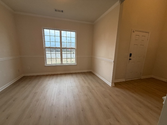 Photo - 102 Privett Ct