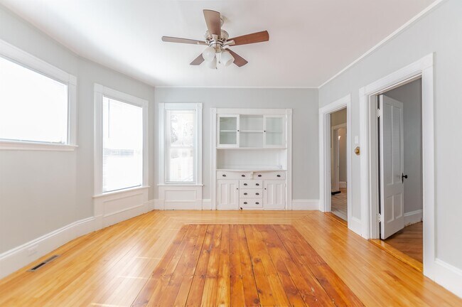 Photo - 642 Maple St