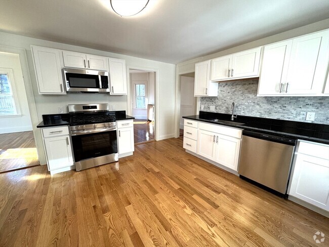Building Photo - 11 E Milton Rd Unit 2 Rental