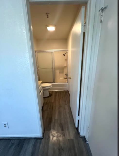 Photo - 14324 Lemoli Ave Unidad 37