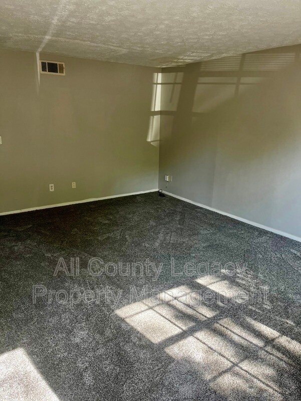 Photo - 2946 Spruce Cir