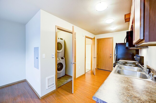 Photo - DubSea Apartments | Modern Apartment Homes w/ In-Unit Laundry