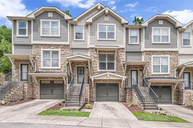 Photo - Awesome 3BE/2.5BA home in Bellevue!