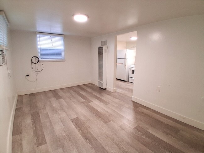 Building Photo - 775 E 820 N