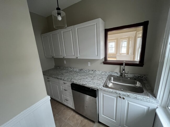 Photo - 17 Grove St Unit 3