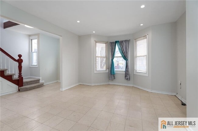 Photo - 264 Seaman St