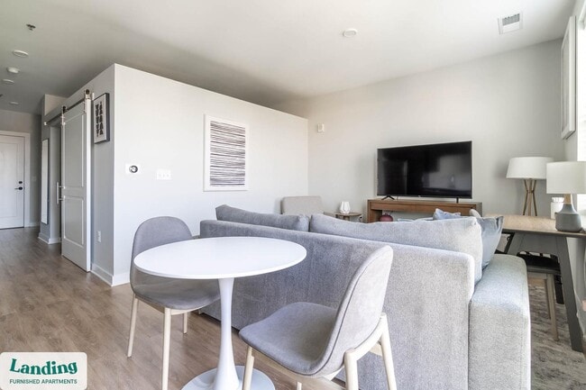 Photo - 545 Foster St Unidad 523.1406141