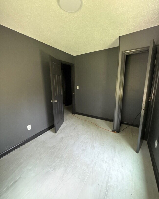 Photo - 2543 Pershing Ave