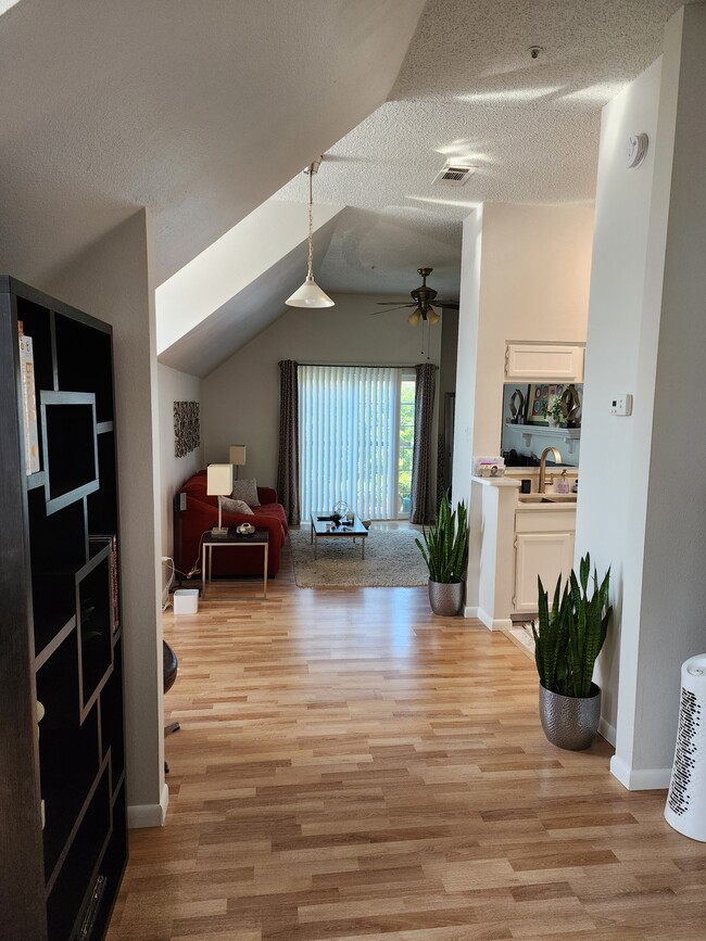 Building Photo - 3701 Cedarplaza Ln Unit 304