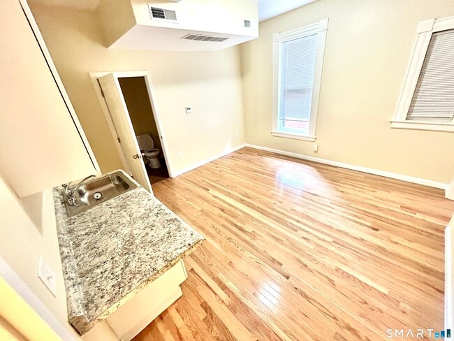 Photo - 135 W Main St Unit 3C