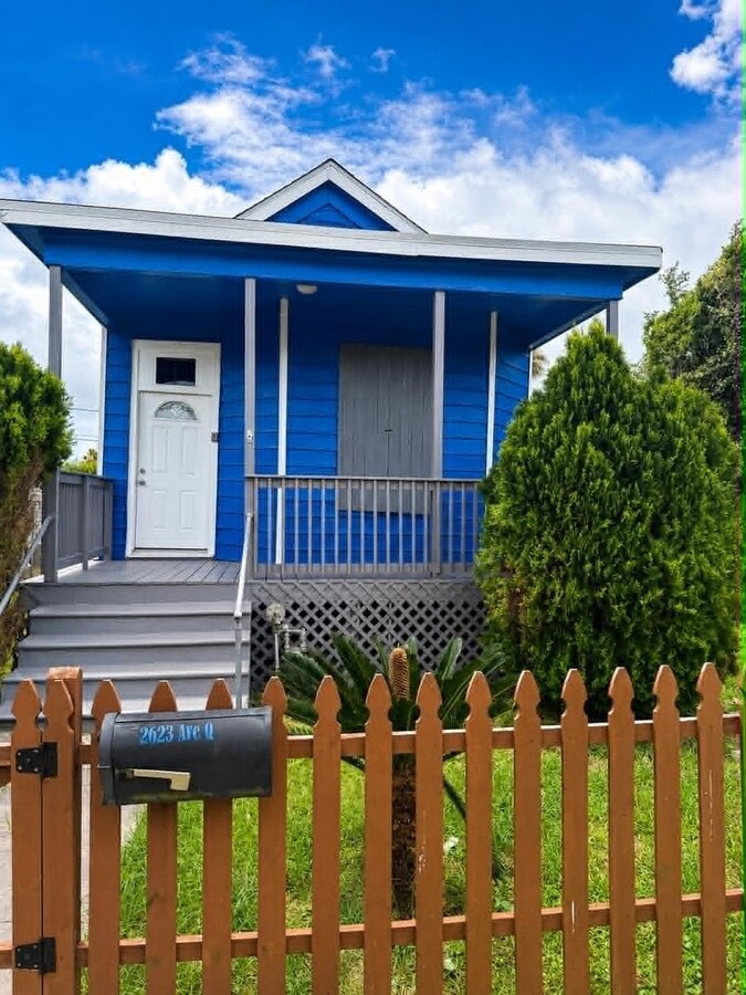Photo - 2623 Avenue Q