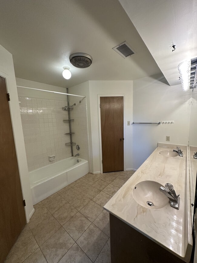 Photo - 1003 Allison St