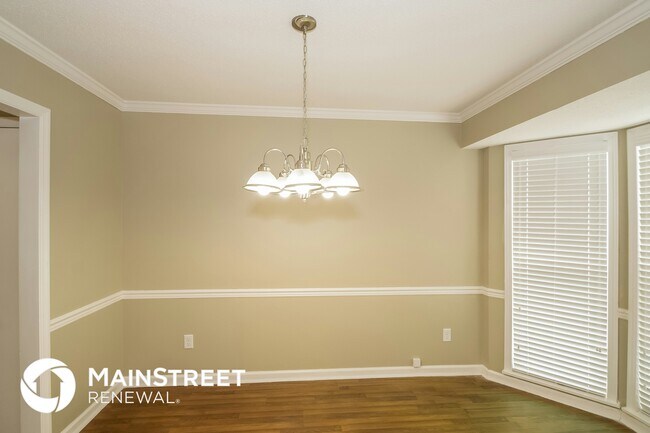 Photo - 340 40th Ave NE