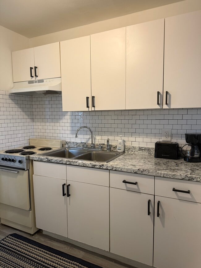 Photo - 6393 S Russell Rd