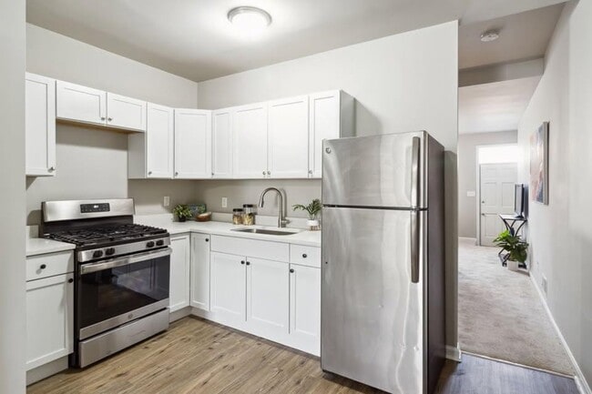 Building Photo - 220 N Collington Ave Rental