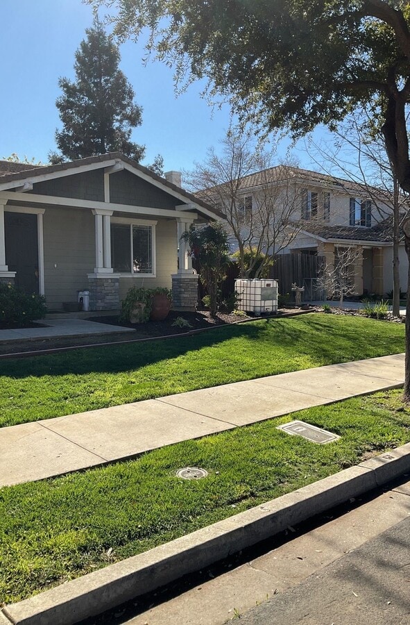 Photo - 516 Coconut Pl