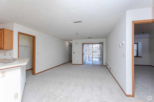 1BR, 1BA - 1,090SF