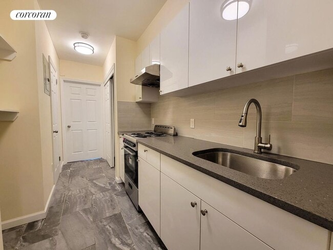 Photo - 239 E 51st St