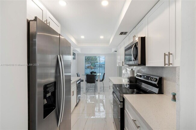 Photo - 9165 Harding Ave