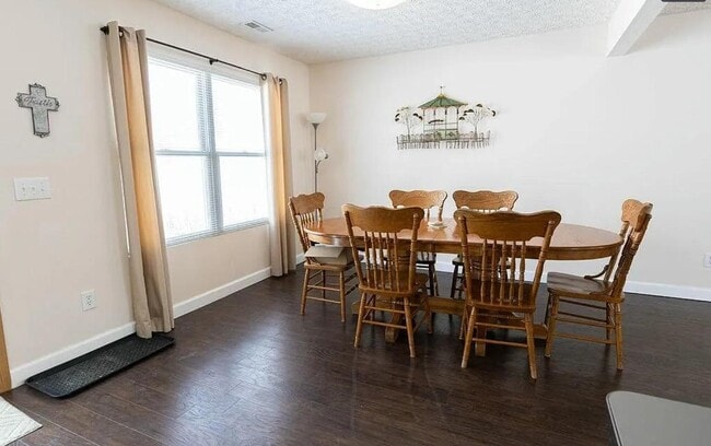 Photo - 106 Hewes St