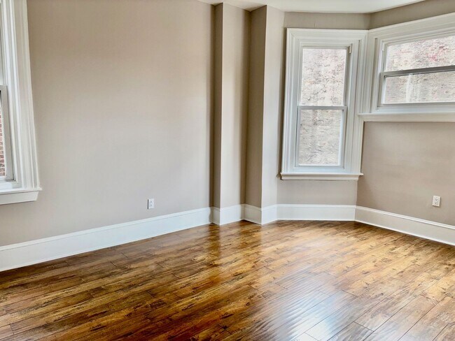 Photo - 4948 Walnut St Unit #2