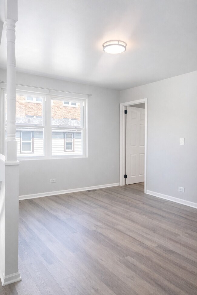 Photo - 1249 S Kolin Ave Unit 2