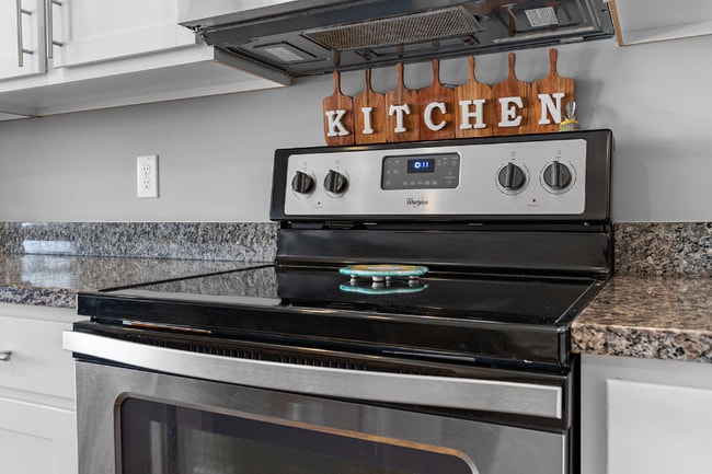 Photo - 525 Timpson Ave