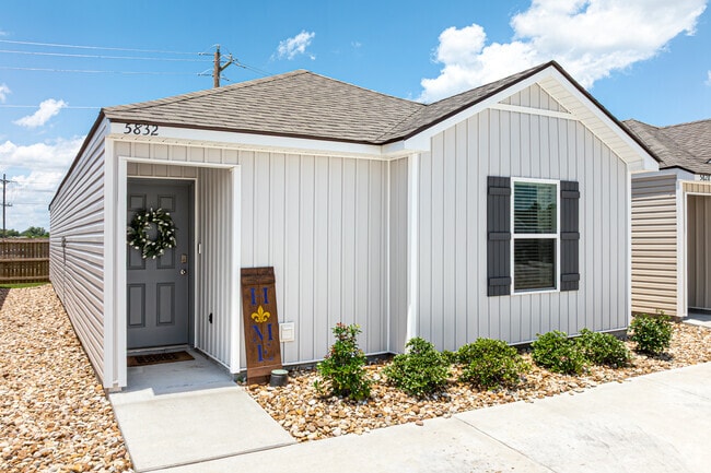 Photo - University Grove