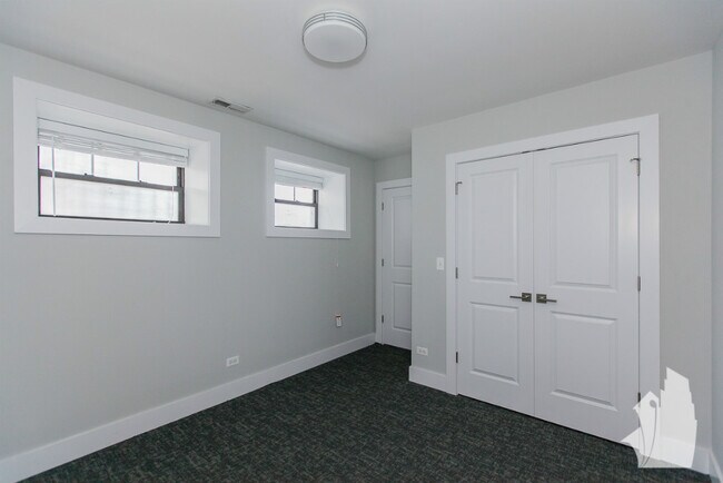 Photo - 1952 W Nelson St Unit 1W
