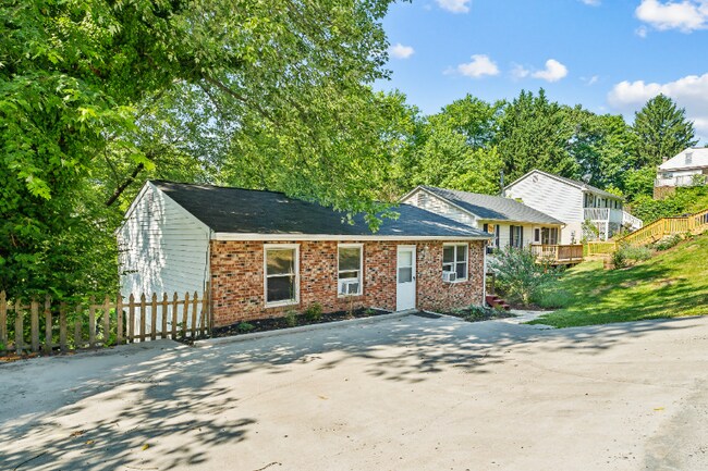 Photo - 30 East E Street Unidad B