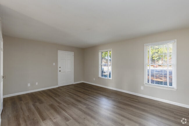 2BR, 2BA - 1,235SF - Living Room