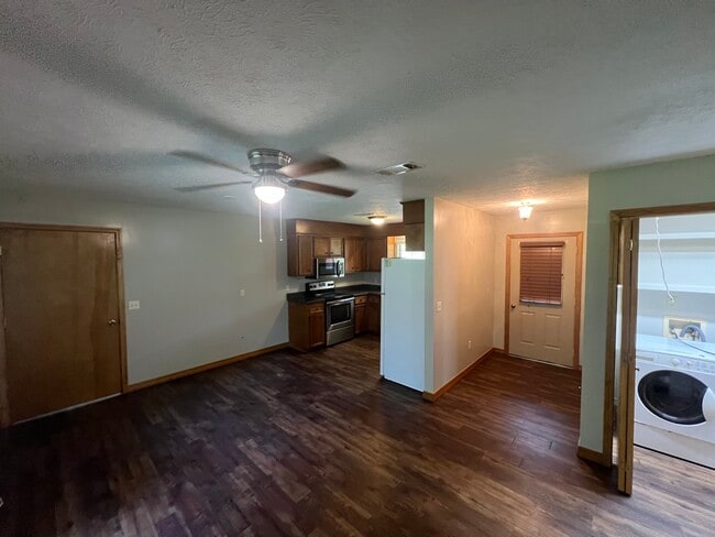 Photo - 167 McLin Cv