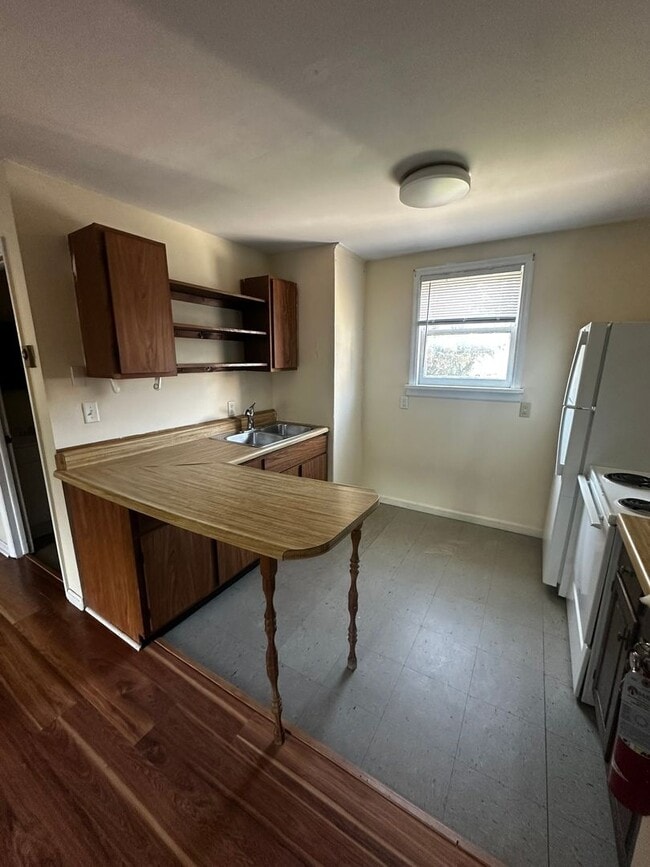 Building Photo - 207 S Union St Unit 207 South Union St #11