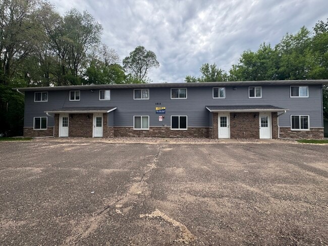 Building Photo - 1815 3rd St E