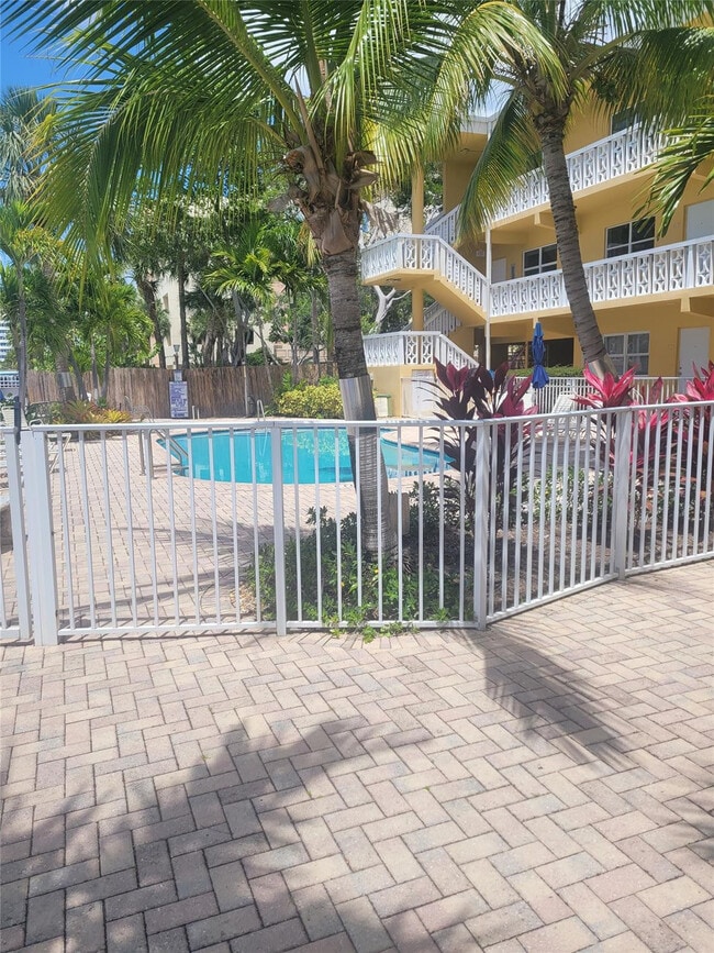 Photo - 815 Middle River Dr Unidad 108