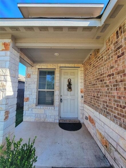 Photo - 220 Mountain Valley St