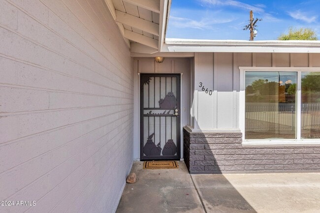 Photo - 3660 N 52nd St