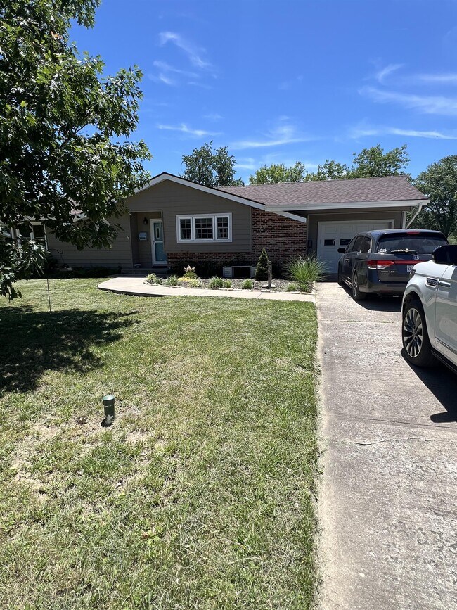 Photo - 601 E McKissock St