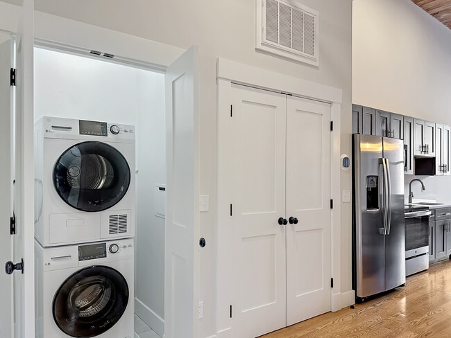 Photo - Jefferson Mills