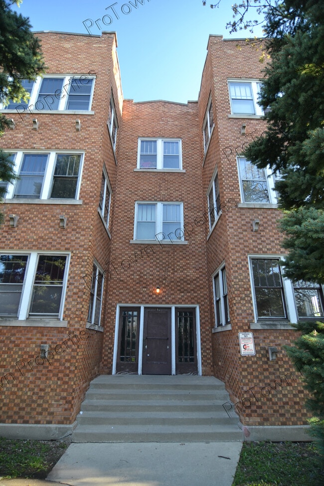 Building Photo - 757 Jasper St Unit 2E