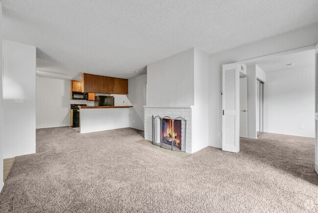 Building Photo - 17552 Vandenberg Ln Unit 8 Rental