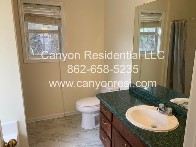 Photo - 125 Bay Ct Dr